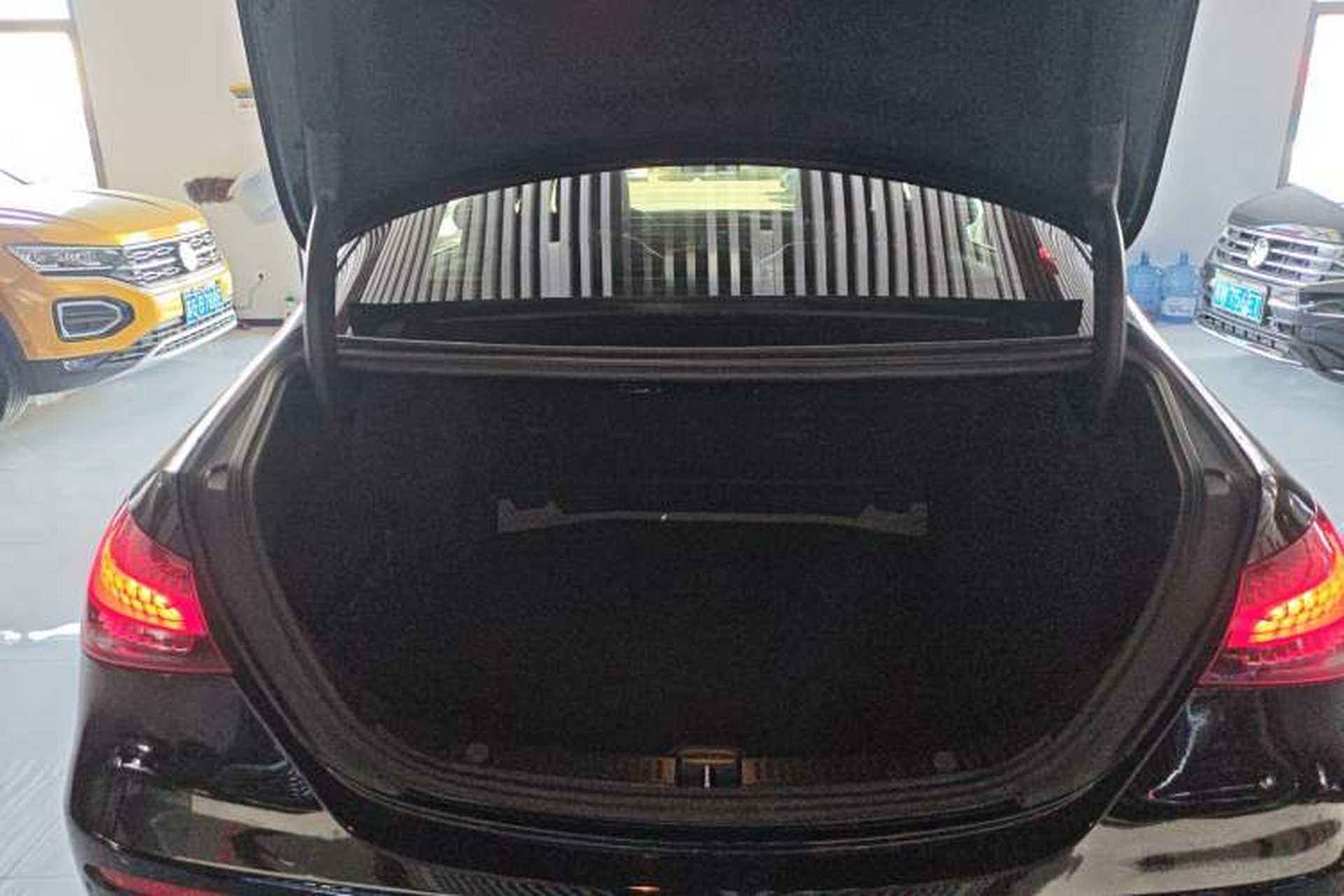 Used Mercedes-Benz E-Class 2017 E 200 L 4MATIC Trunk