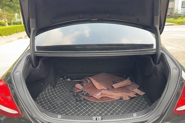 Used Mercedes-Benz E-Class 2017 E 200 L Sport 4MATIC Trunk