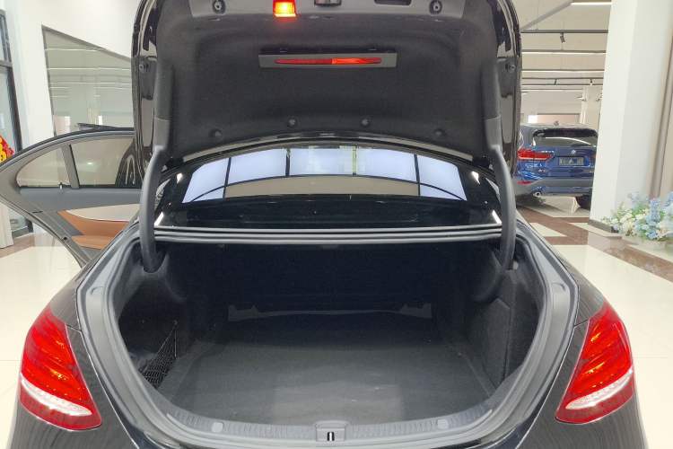Used Mercedes-Benz E-Class 2017 E 200 Sport Trunk