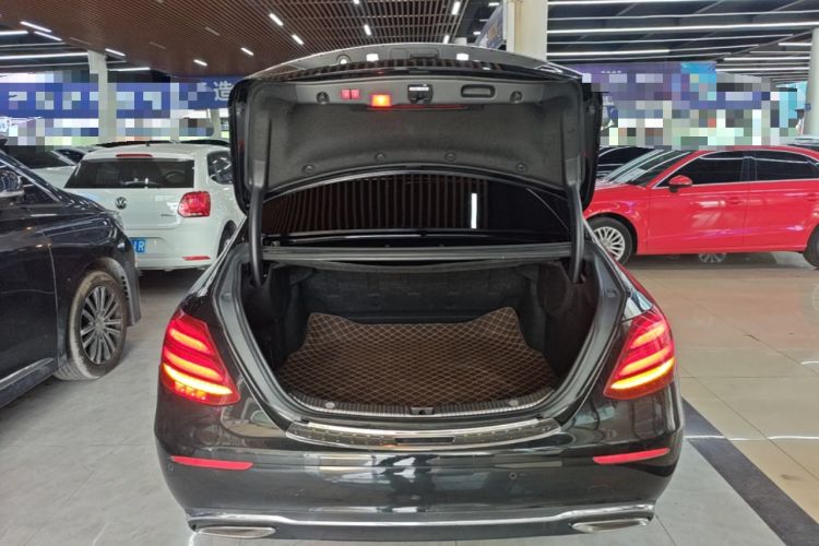 Used Mercedes-Benz E-Class 2017 E 200 L 4MATIC Trunk