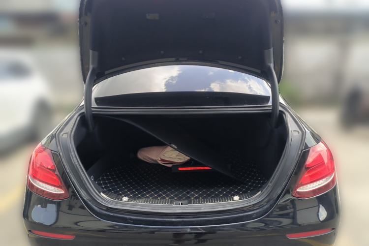 Used Mercedes-Benz E-Class 2017 E 200 L 4MATIC Trunk