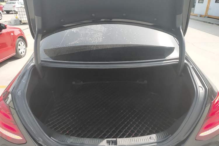 Used Mercedes-Benz E-Class 2017 Restyled E 300 Sport Edition Trunk