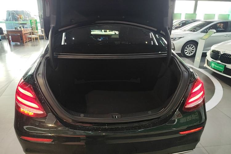 Used Mercedes-Benz E-Class 2017 E 200 L Sport 4MATIC Trunk