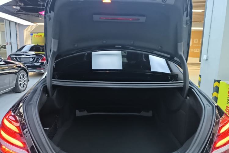 Used Mercedes-Benz E-Class 2017 E 320 L 4MATIC Trunk