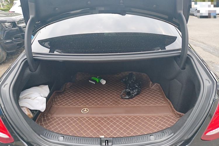 Used Mercedes-Benz E-Class 2017 E 200 L Sport 4MATIC Trunk