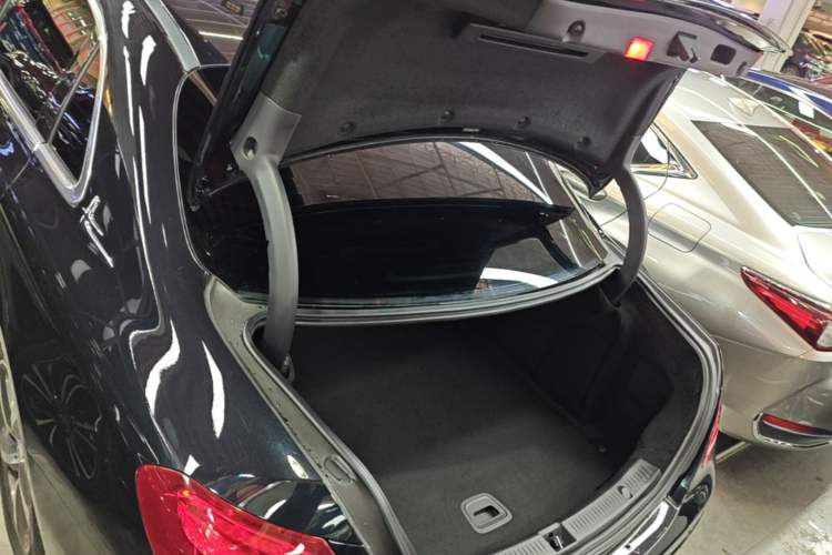 Used Mercedes-Benz E-Class 2017 E 300 L Sporty and Stylish Model Trunk