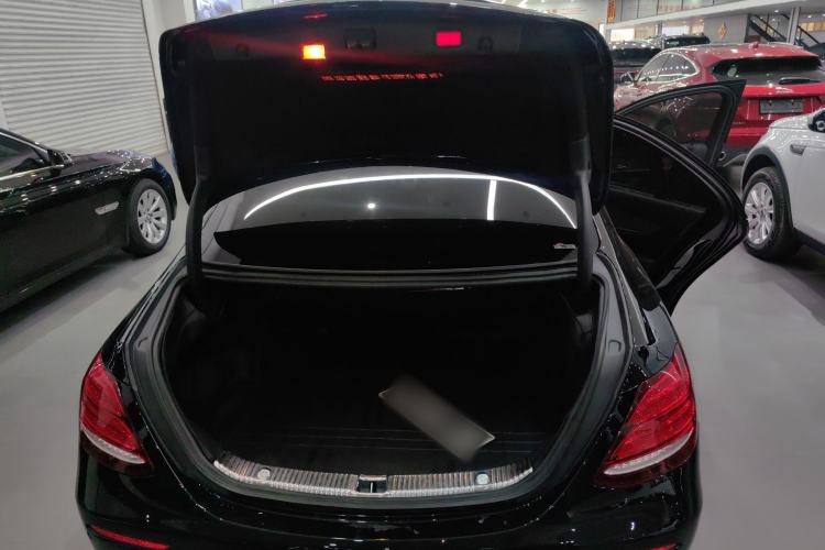 Used Mercedes-Benz E-Class 2017 Restyled E 300 Sport Edition Trunk