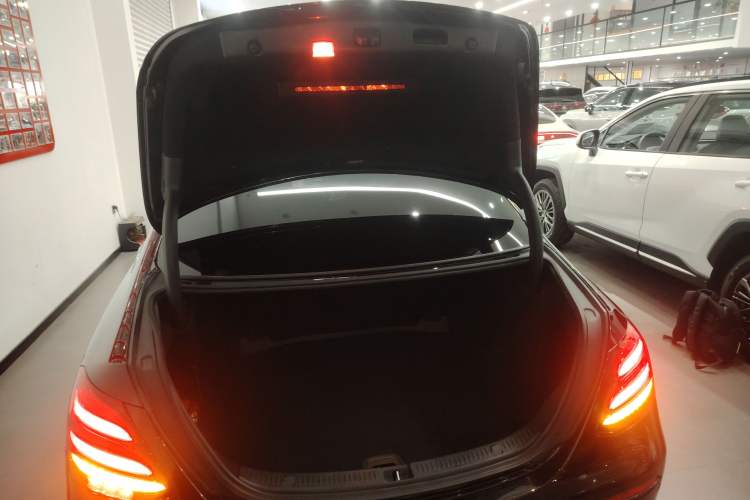 Used Mercedes-Benz E-Class 2017 E 300 L Sporty and Stylish Model Trunk