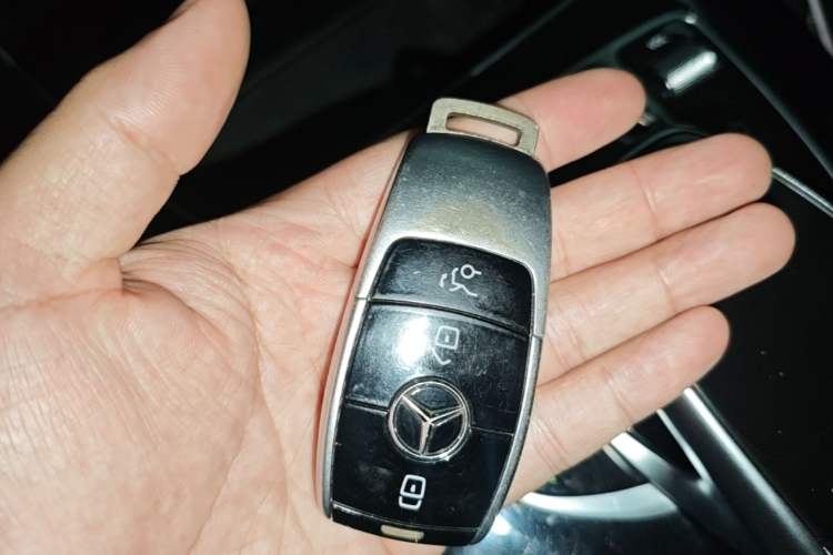 Used Mercedes-Benz E-Class 2017 E 300 L Sporty and Stylish Model Vehicle Key