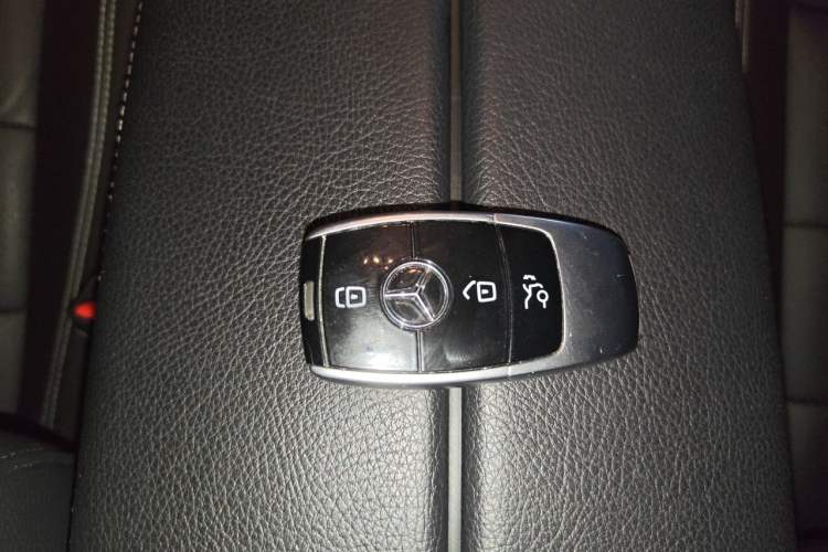 Used Mercedes-Benz E-Class 2017 E 200 L Sport 4MATIC Vehicle Key
