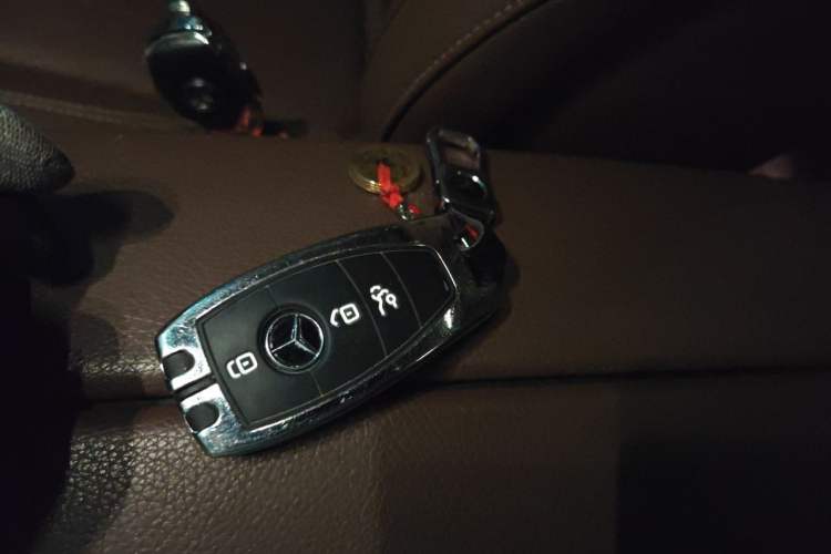 Used Mercedes-Benz E-Class 2017 E 200 L 4MATIC Vehicle Key