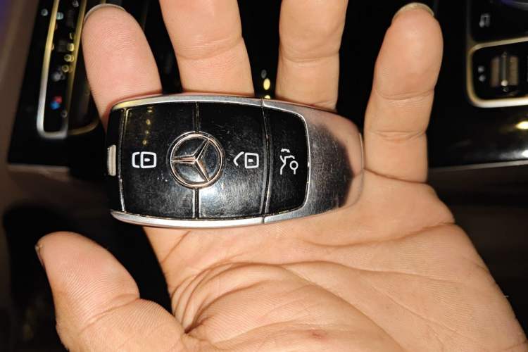 Used Mercedes-Benz E-Class 2017 E 300 L Sporty and Stylish Model Vehicle Key