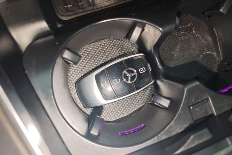 Used Mercedes-Benz E-Class 2017 E 320 L 4MATIC Vehicle Key