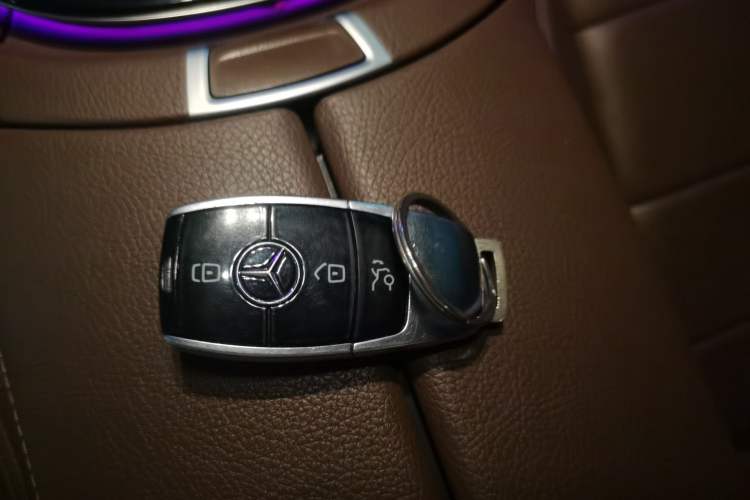 Used Mercedes-Benz E-Class 2017 E 300 L Sport Luxury Edition Vehicle Key