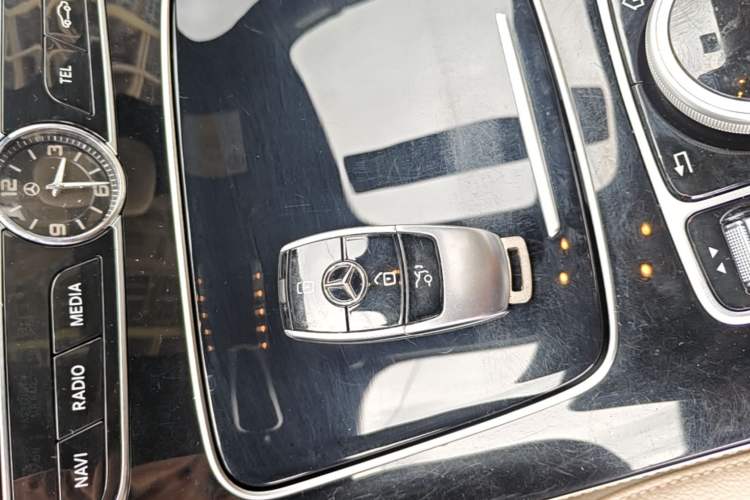 Used Mercedes-Benz E-Class 2017 E 300 Sport Edition Vehicle Key