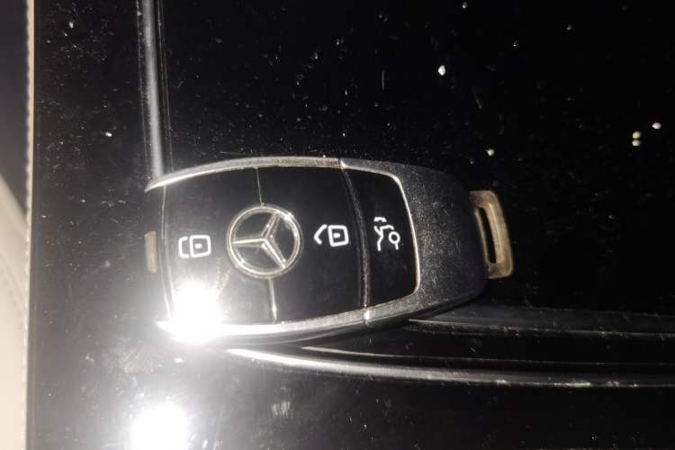 Used Mercedes-Benz E-Class 2017 E 300 L Sport Luxury Edition Vehicle Key