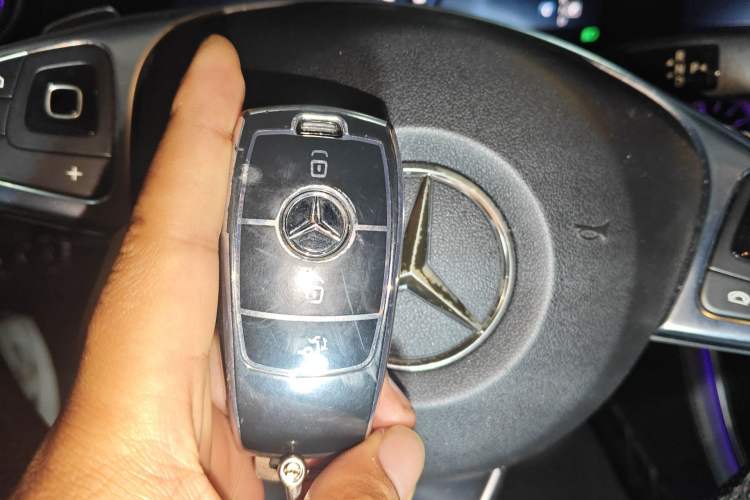 Used Mercedes-Benz E-Class 2017 E 200 L Sport 4MATIC Vehicle Key