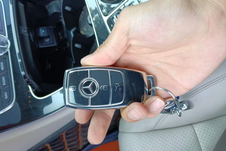 Used Mercedes-Benz E-Class 2017 E 300 L Sport Luxury Edition Vehicle Key