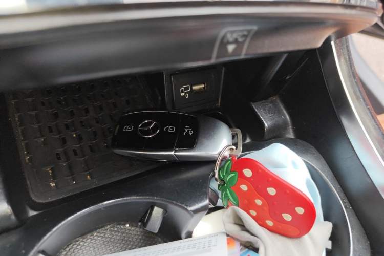 Used Mercedes-Benz E-Class 2017 E 300 Sport Edition Vehicle Key
