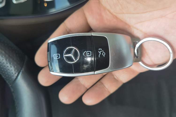 Used Mercedes-Benz E-Class 2017 E 300 L Sport Luxury Edition Vehicle Key