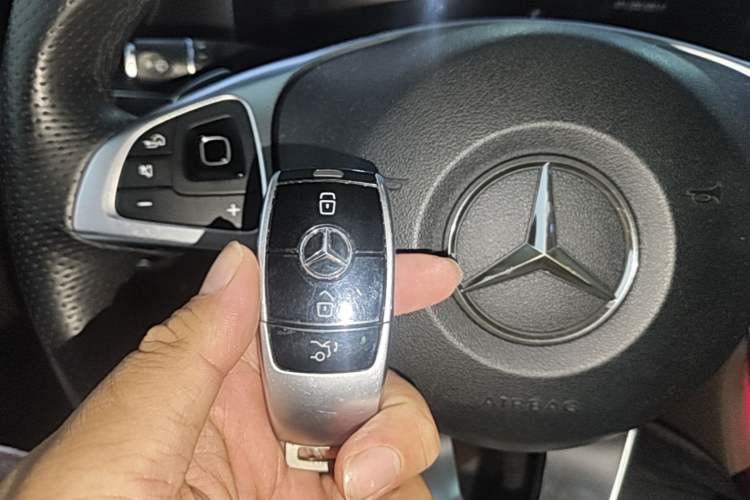 Used Mercedes-Benz E-Class 2017 E 320 L Sport 4MATIC Vehicle Key