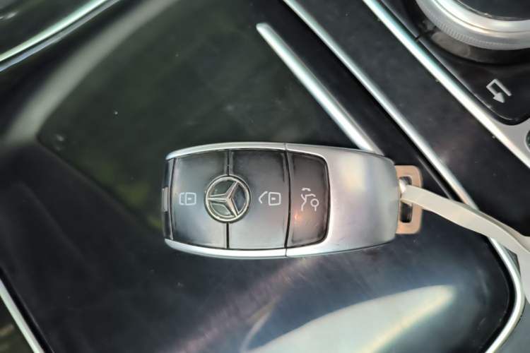 Used Mercedes-Benz E-Class 2017 E 200 L Sport 4MATIC Vehicle Key