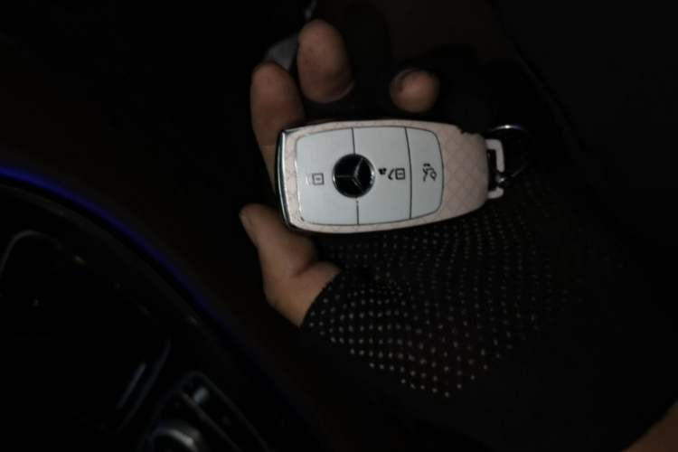 Used Mercedes-Benz E-Class 2017 E 200 L Sport 4MATIC Vehicle Key