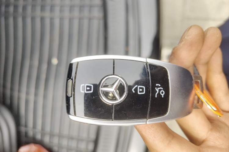 Used Mercedes-Benz E-Class 2017 E 200 L Sport 4MATIC Vehicle Key