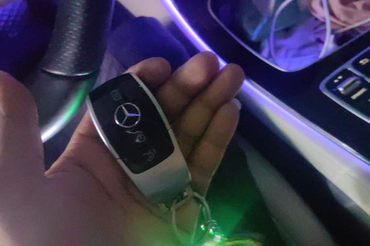 Used Mercedes-Benz E-Class 2017 E 320 L Sport 4MATIC Vehicle Key