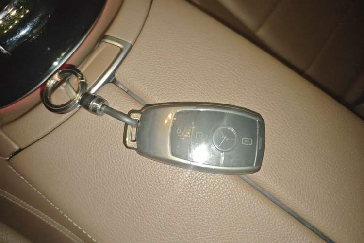 Used Mercedes-Benz E-Class 2017 E 300 L Sport Luxury Edition Vehicle Key