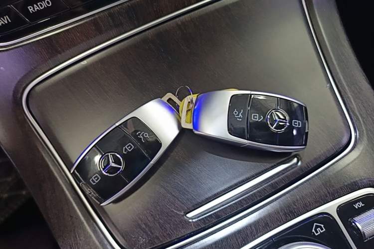 Used Mercedes-Benz E-Class 2017 E 200 L 4MATIC Vehicle Key