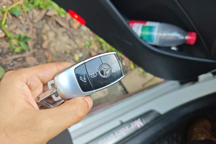 Used Mercedes-Benz E-Class 2017 E 300 Sport Edition Vehicle Key