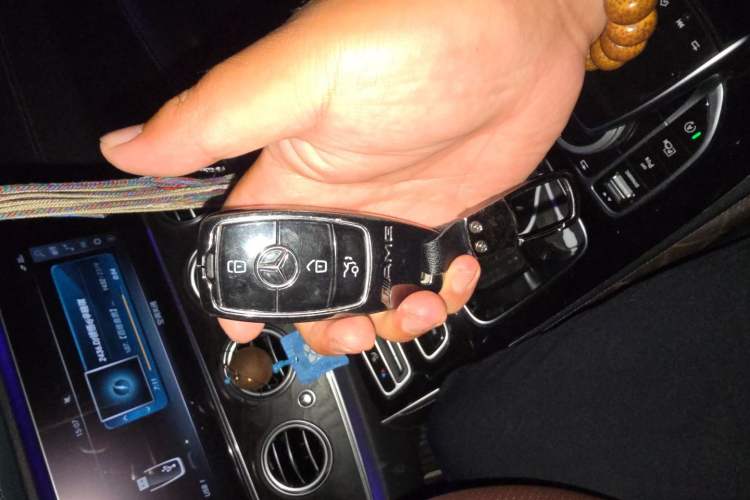 Used Mercedes-Benz E-Class 2017 E 320 L Sport 4MATIC Vehicle Key
