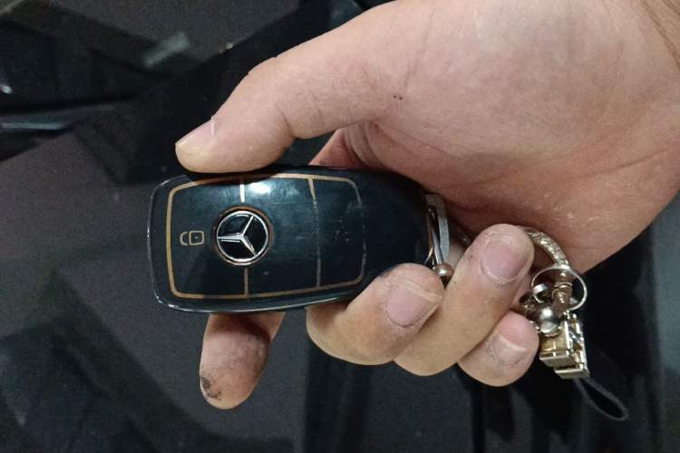 Used Mercedes-Benz E-Class 2017 E 320 L Sport 4MATIC Vehicle Key