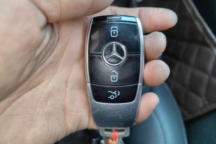 Used Mercedes-Benz E-Class 2017 E 200 L 4MATIC Vehicle Key