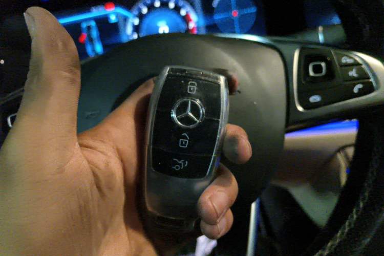 Used Mercedes-Benz E-Class 2017 E 300 L Sport Luxury Edition Vehicle Key