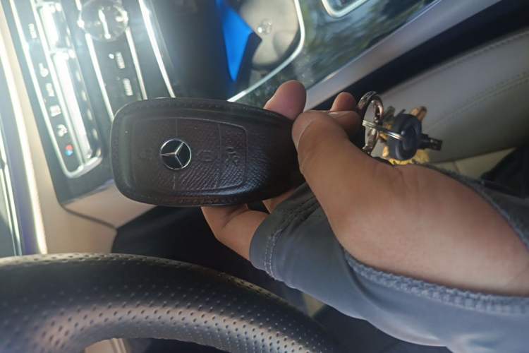 Used Mercedes-Benz E-Class 2017 E 300 Sport Edition Vehicle Key