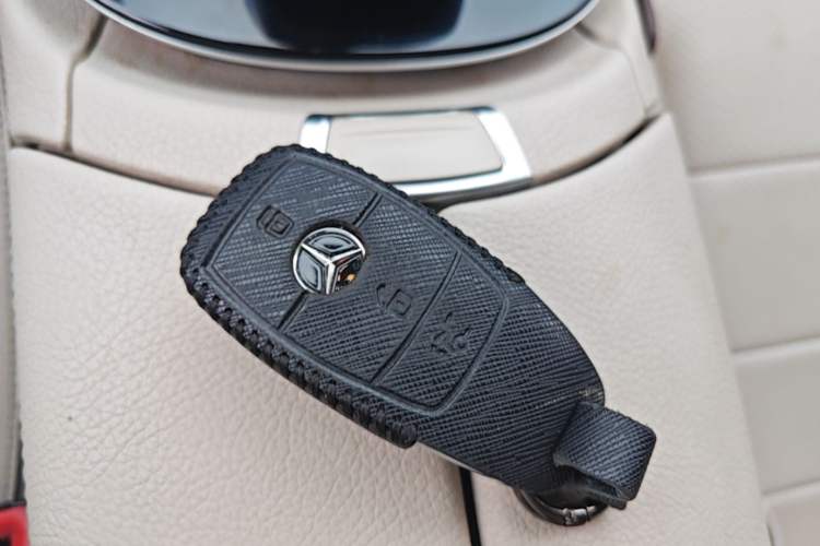 Used Mercedes-Benz E-Class 2017 E 300 L Sport Luxury Edition Vehicle Key