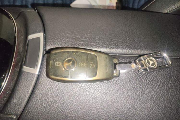 Used Mercedes-Benz E-Class 2017 E 300 L Sport Luxury Edition Vehicle Key