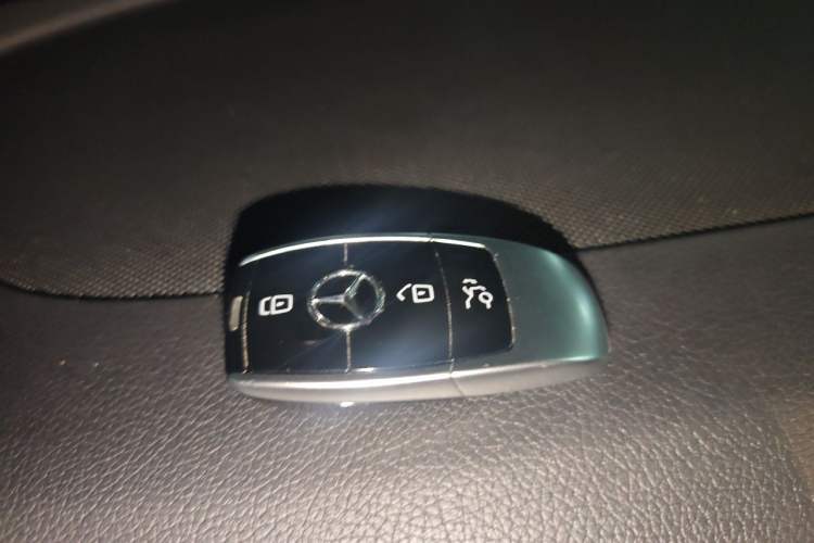 Used Mercedes-Benz E-Class 2017 Restyled E 300 Sport Edition Vehicle Key