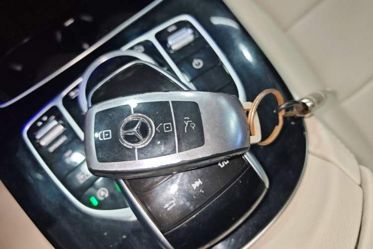 Used Mercedes-Benz E-Class 2017 E 300 L Sporty and Stylish Model Vehicle Key