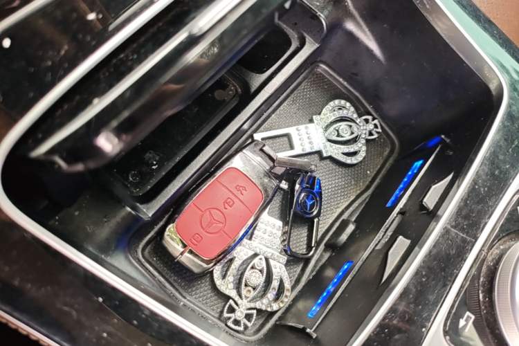 Used Mercedes-Benz E-Class 2017 E 200 L Sport 4MATIC Vehicle Key
