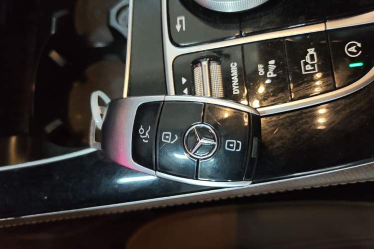 Used Mercedes-Benz E-Class 2017 E 200 L Sport 4MATIC Vehicle Key
