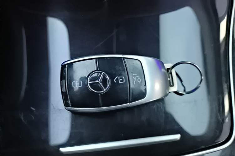 Used Mercedes-Benz E-Class 2017 E 320 L 4MATIC Vehicle Key