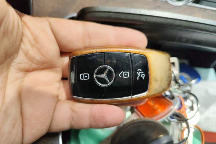 Used Mercedes-Benz E-Class 2017 E 300 L Sporty and Stylish Model Vehicle Key