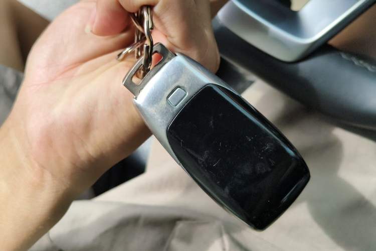 Used Mercedes-Benz E-Class 2017 E 200 L Sport 4MATIC Vehicle Key