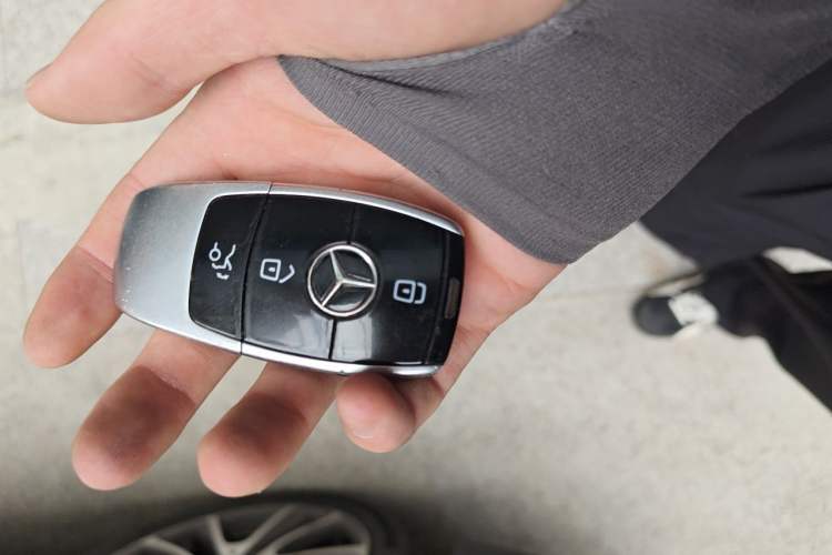 Used Mercedes-Benz E-Class 2017 E 300 L Sporty and Stylish Model Vehicle Key