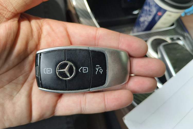 Used Mercedes-Benz E-Class 2017 E 320 L Sport 4MATIC Vehicle Key