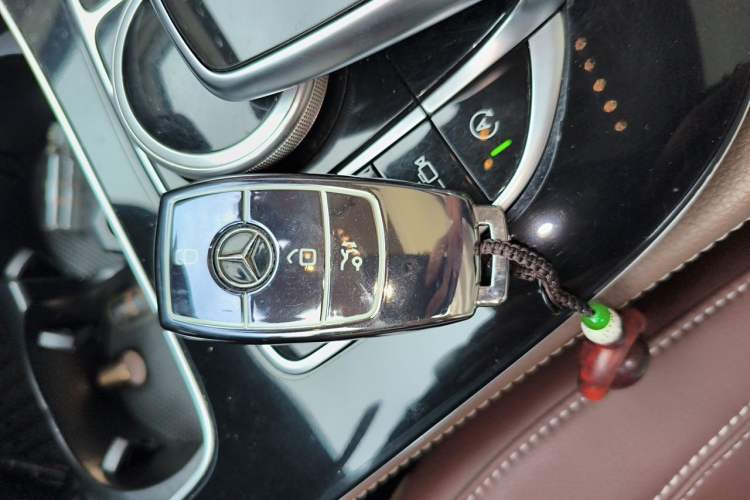 Used Mercedes-Benz E-Class 2017 E 300 L Sporty and Stylish Model Vehicle Key