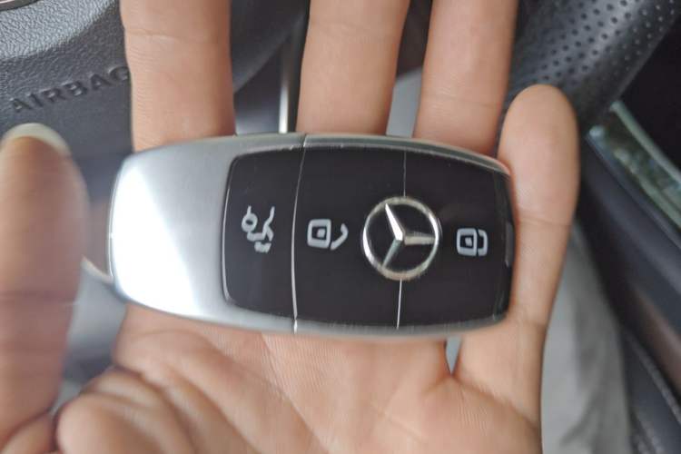 Used Mercedes-Benz E-Class 2017 E 200 Sport 4MATIC Vehicle Key
